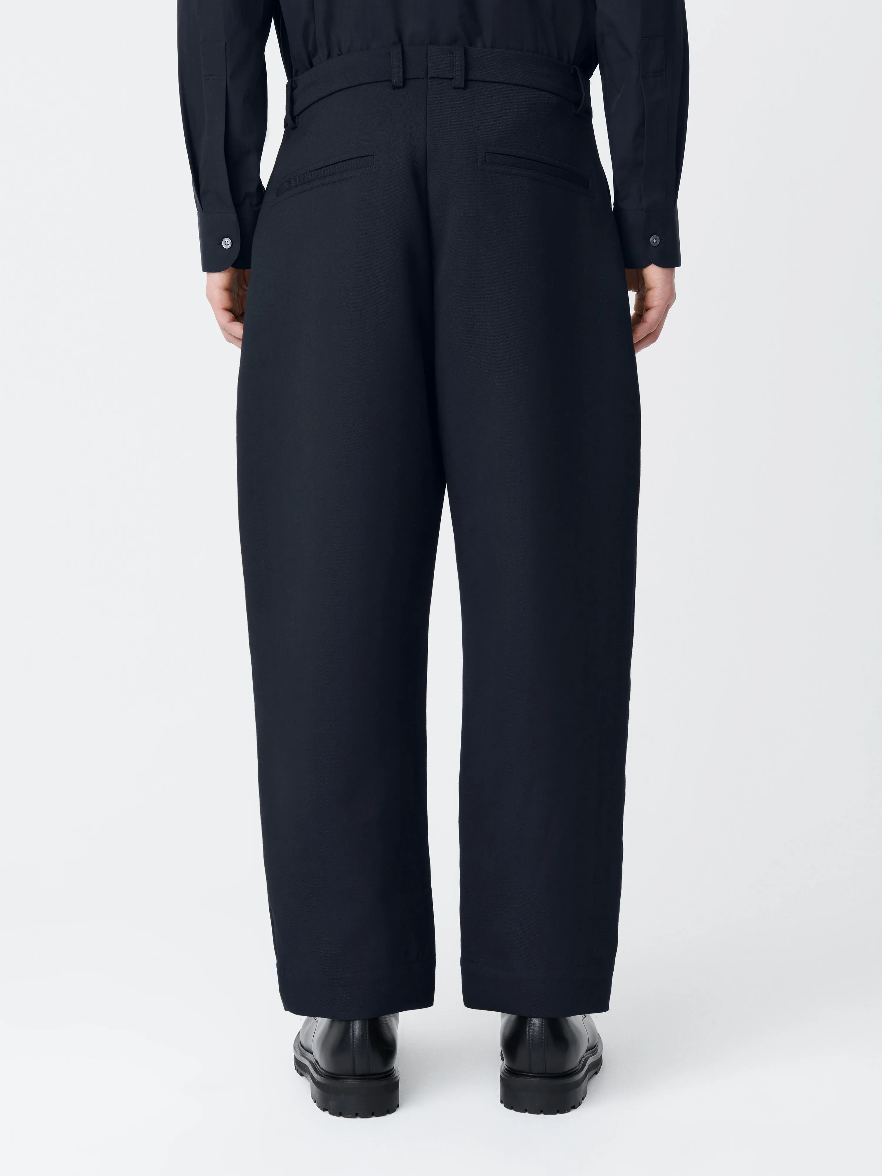 Ezra Pant in Darkest Navy